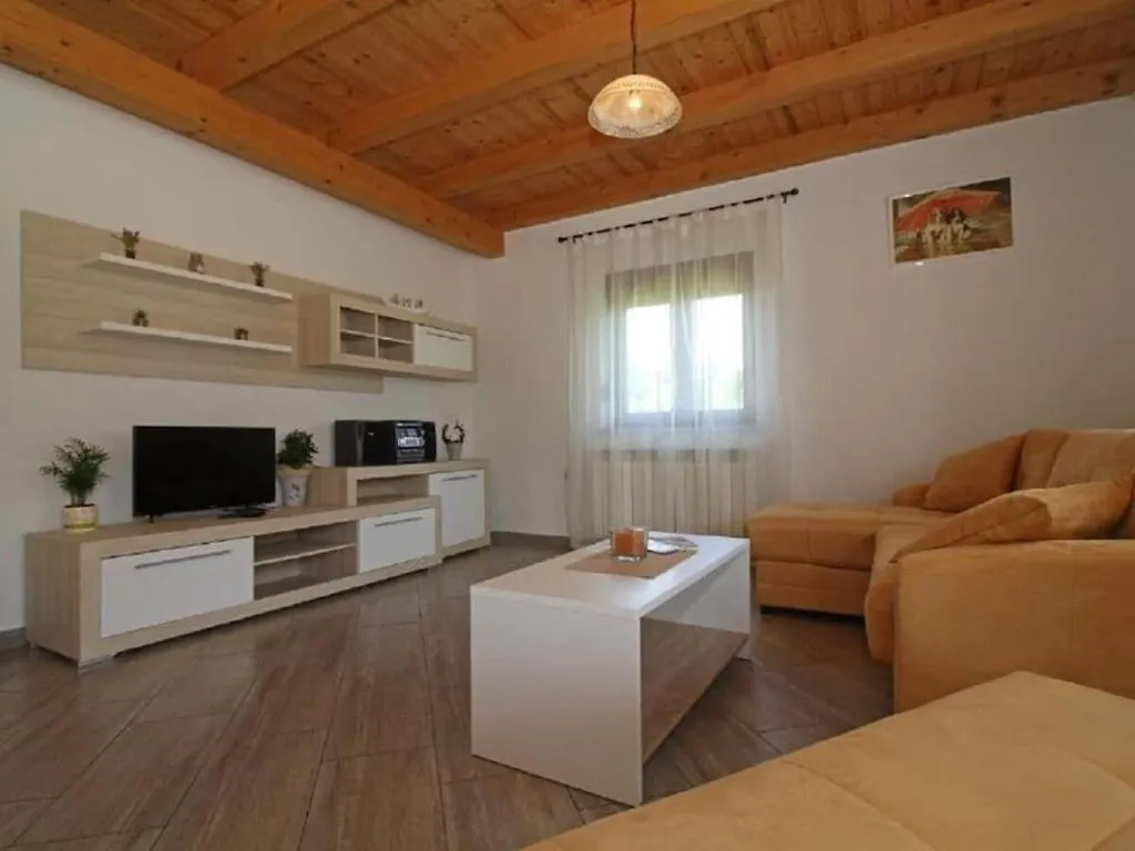 Villa In Minj With Swimming Pool Žminj