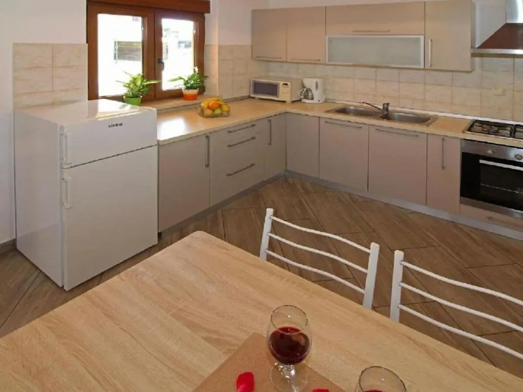 Villa In Minj With Swimming Pool Žminj 克罗地亚
