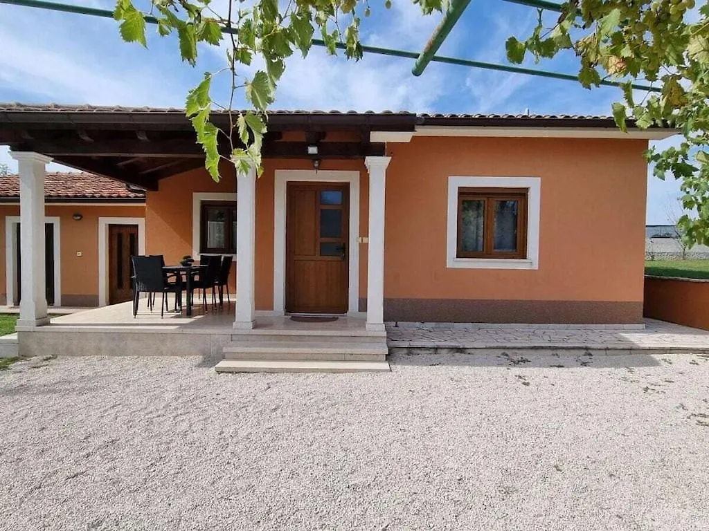 Villa In Minj With Swimming Pool Žminj